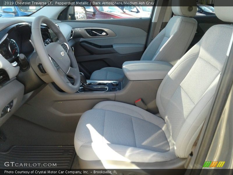 Pepperdust Metallic / Dark Atmosphere/Medium Ash Gray 2019 Chevrolet Traverse LT