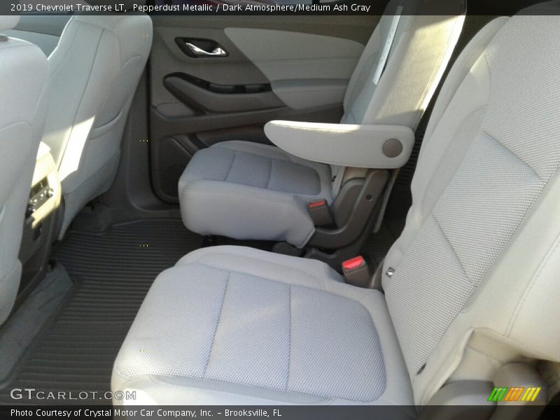 Pepperdust Metallic / Dark Atmosphere/Medium Ash Gray 2019 Chevrolet Traverse LT
