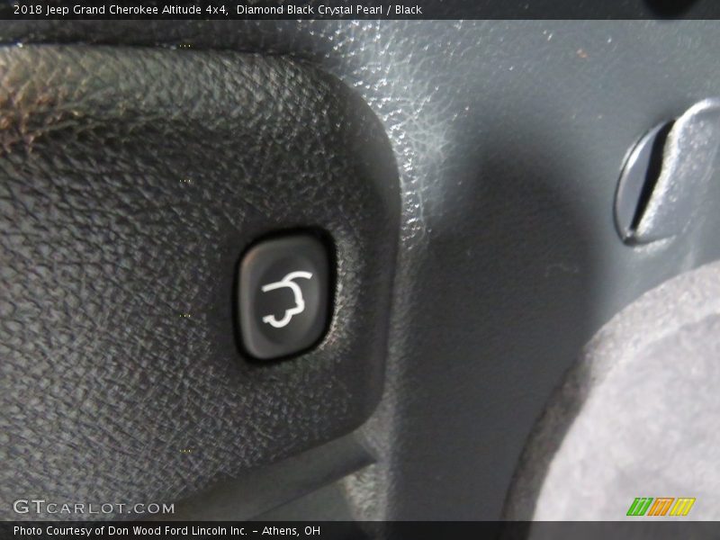 Diamond Black Crystal Pearl / Black 2018 Jeep Grand Cherokee Altitude 4x4