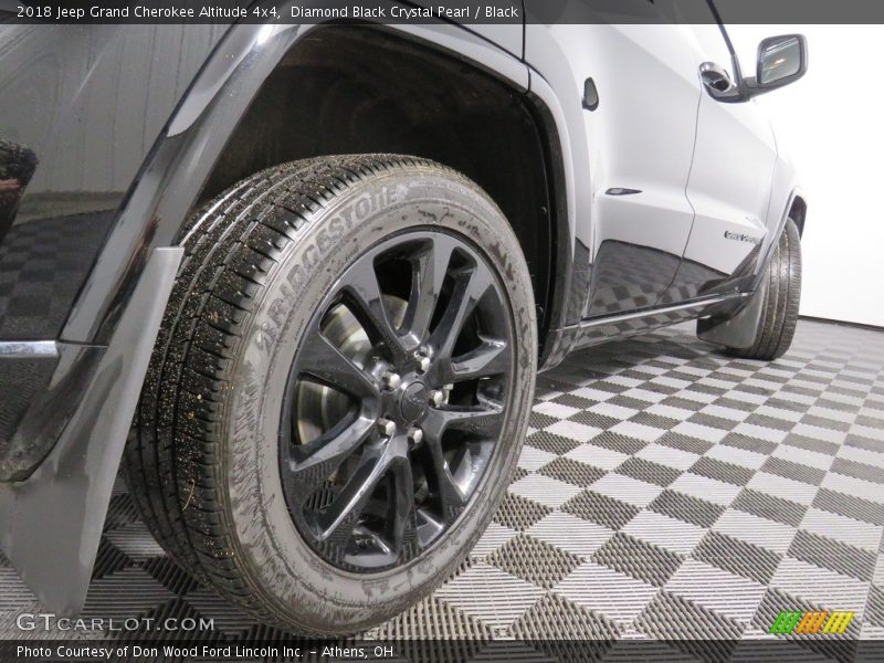 Diamond Black Crystal Pearl / Black 2018 Jeep Grand Cherokee Altitude 4x4