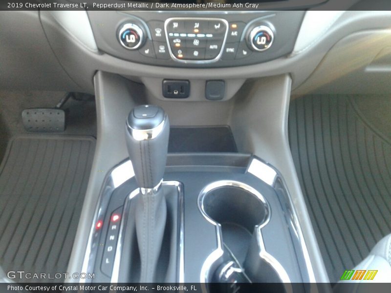 Pepperdust Metallic / Dark Atmosphere/Medium Ash Gray 2019 Chevrolet Traverse LT