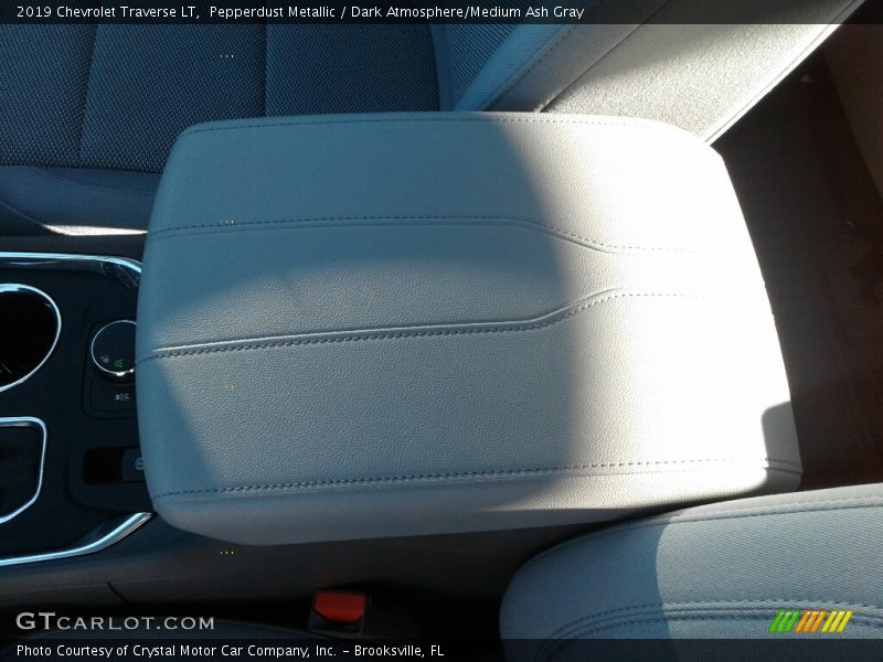 Pepperdust Metallic / Dark Atmosphere/Medium Ash Gray 2019 Chevrolet Traverse LT