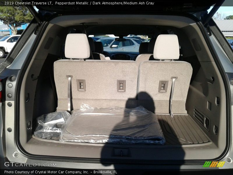 Pepperdust Metallic / Dark Atmosphere/Medium Ash Gray 2019 Chevrolet Traverse LT