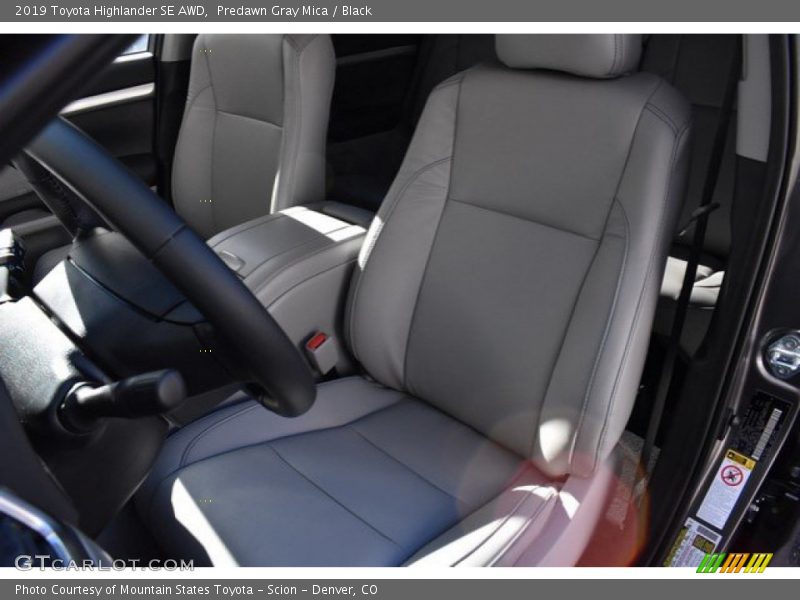 Predawn Gray Mica / Black 2019 Toyota Highlander SE AWD