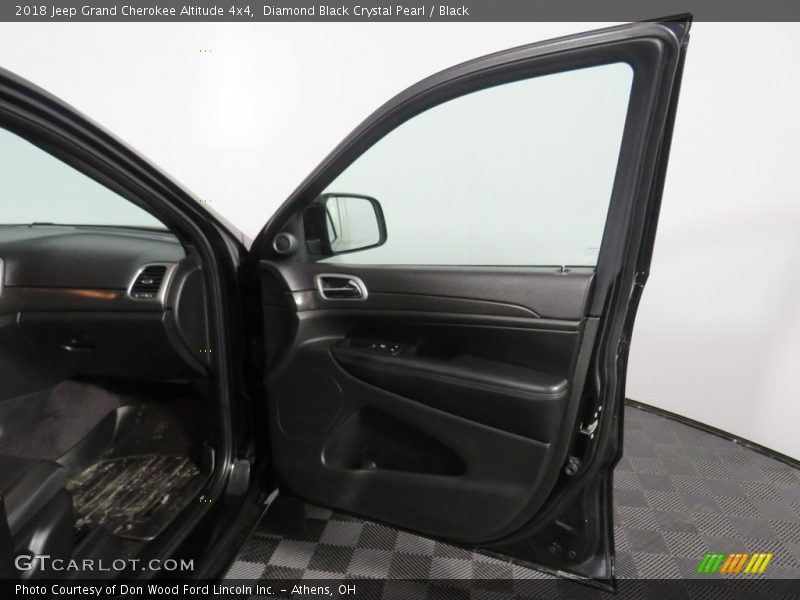 Diamond Black Crystal Pearl / Black 2018 Jeep Grand Cherokee Altitude 4x4
