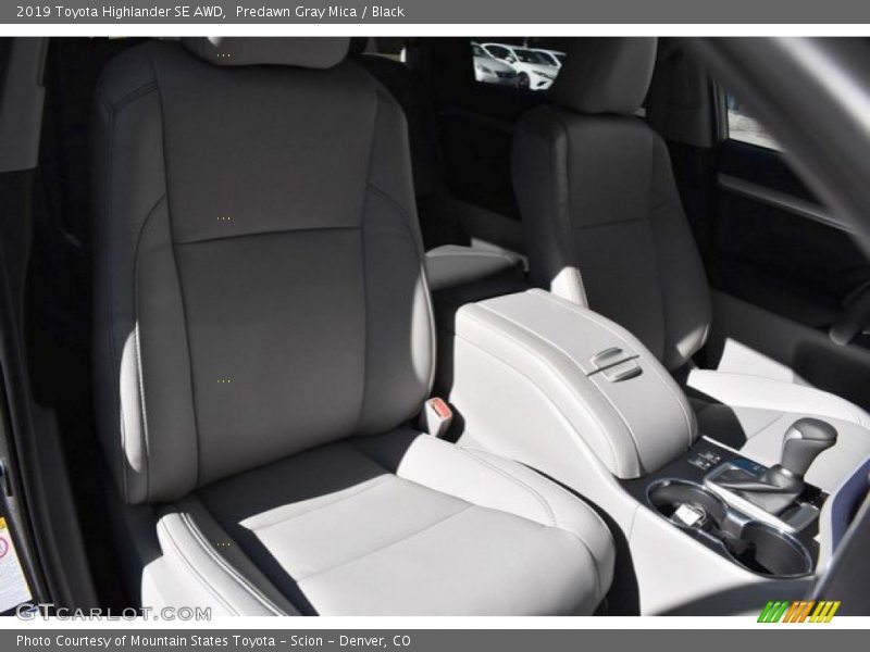 Predawn Gray Mica / Black 2019 Toyota Highlander SE AWD