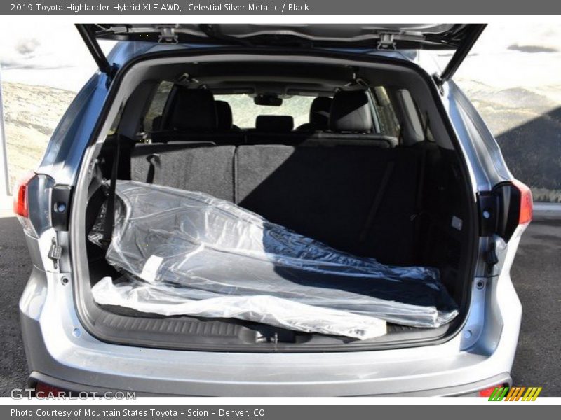Celestial Silver Metallic / Black 2019 Toyota Highlander Hybrid XLE AWD
