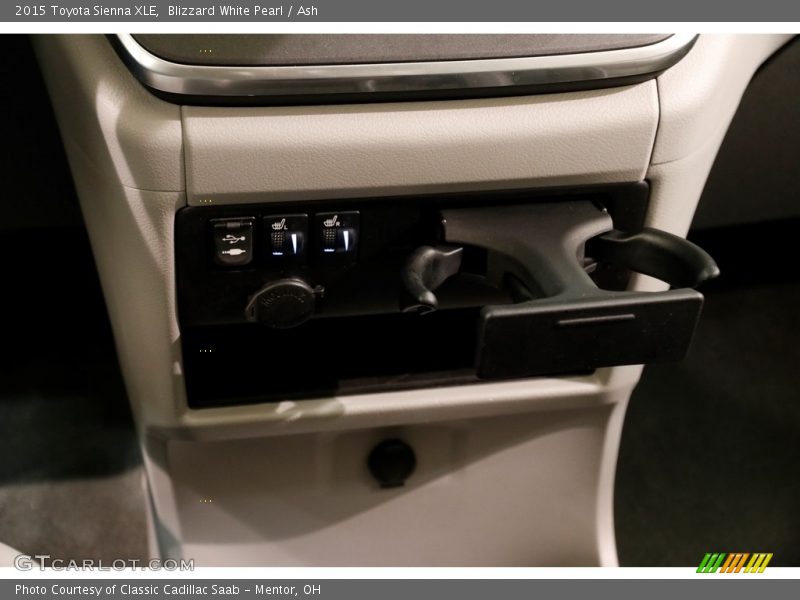Blizzard White Pearl / Ash 2015 Toyota Sienna XLE