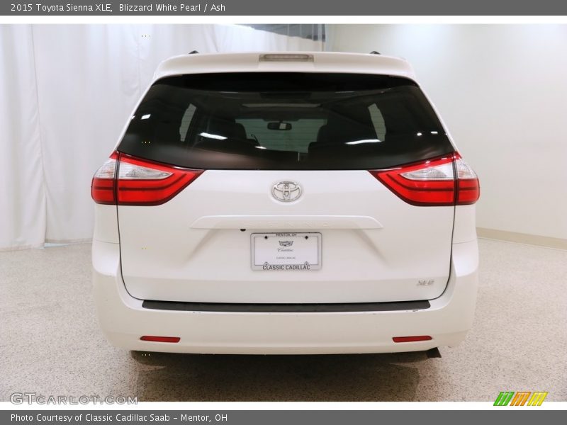 Blizzard White Pearl / Ash 2015 Toyota Sienna XLE
