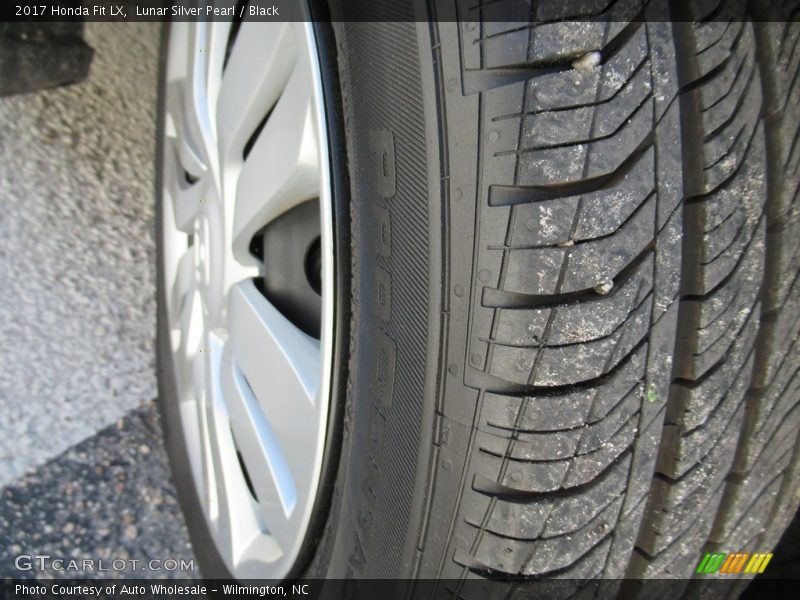 Lunar Silver Pearl / Black 2017 Honda Fit LX
