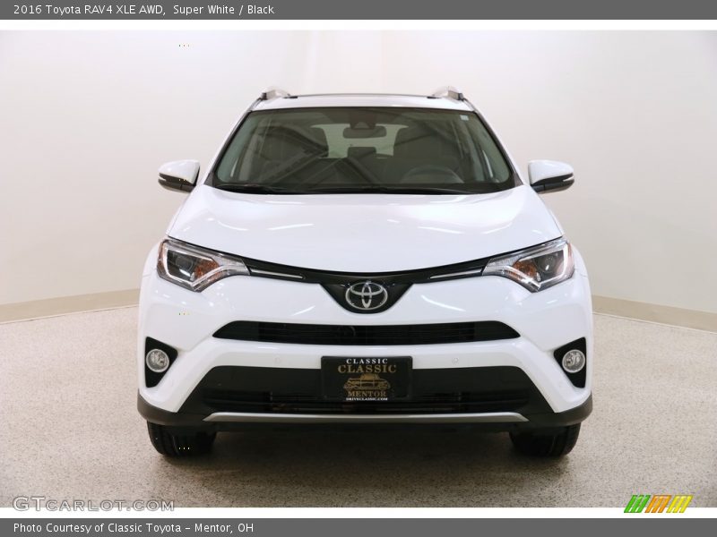Super White / Black 2016 Toyota RAV4 XLE AWD