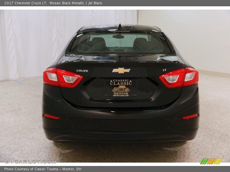 Mosaic Black Metallic / Jet Black 2017 Chevrolet Cruze LT