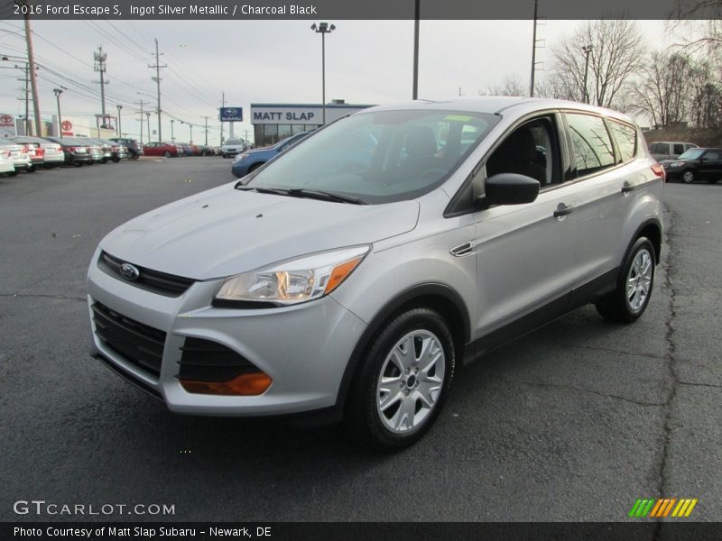 Ingot Silver Metallic / Charcoal Black 2016 Ford Escape S