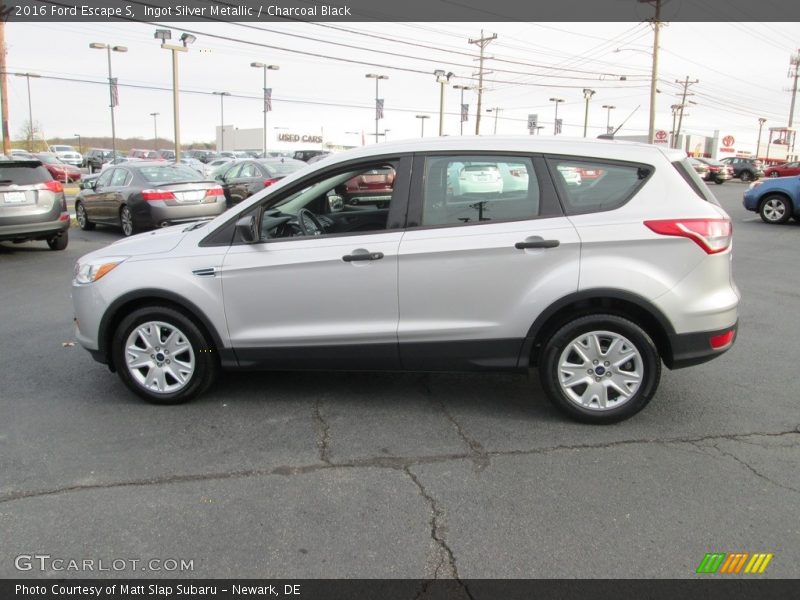 Ingot Silver Metallic / Charcoal Black 2016 Ford Escape S