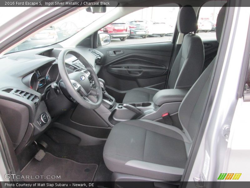 Ingot Silver Metallic / Charcoal Black 2016 Ford Escape S