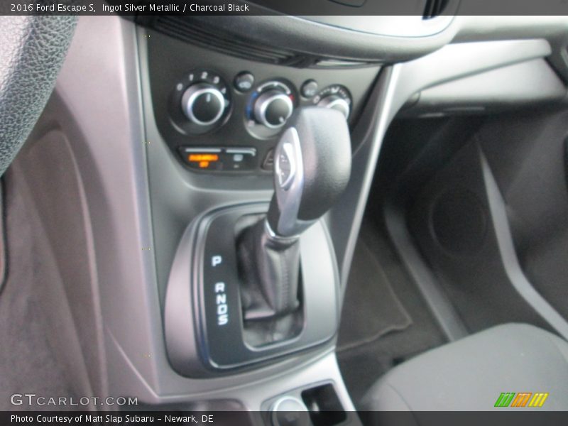 Ingot Silver Metallic / Charcoal Black 2016 Ford Escape S
