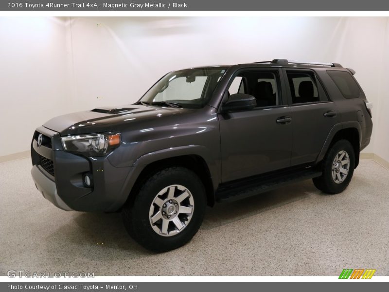 Magnetic Gray Metallic / Black 2016 Toyota 4Runner Trail 4x4