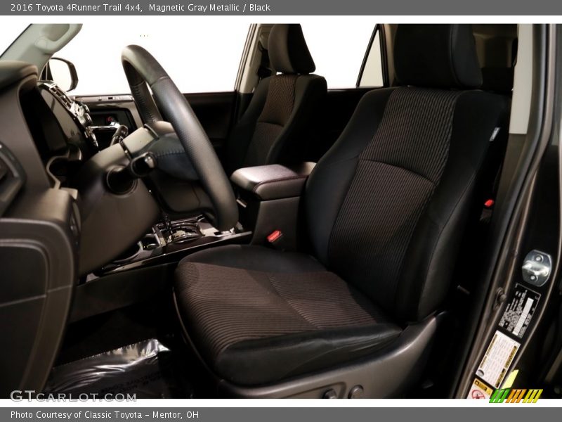Magnetic Gray Metallic / Black 2016 Toyota 4Runner Trail 4x4