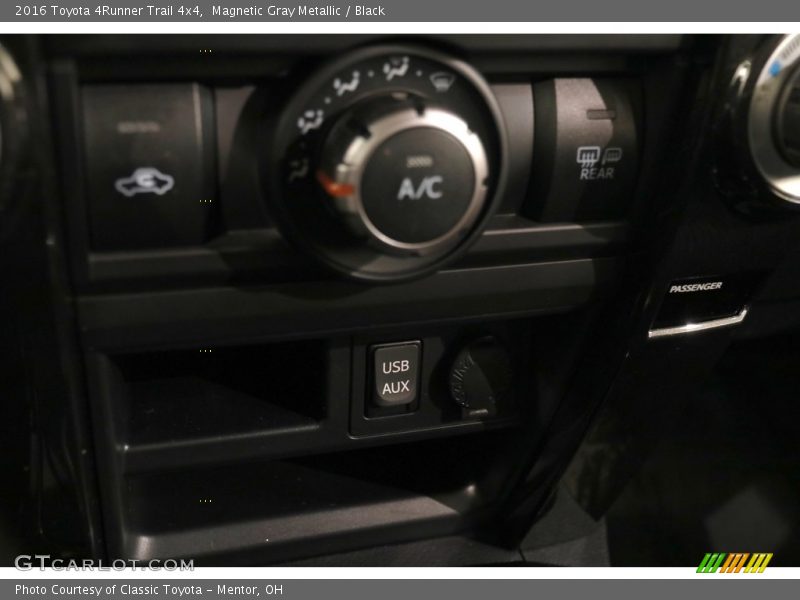 Magnetic Gray Metallic / Black 2016 Toyota 4Runner Trail 4x4