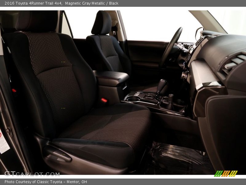 Magnetic Gray Metallic / Black 2016 Toyota 4Runner Trail 4x4