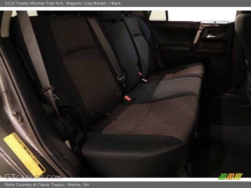Magnetic Gray Metallic / Black 2016 Toyota 4Runner Trail 4x4