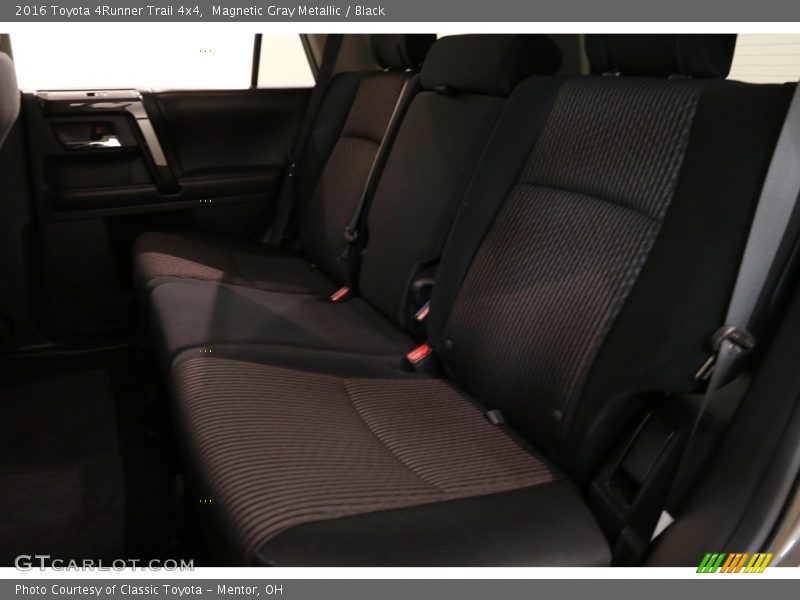 Magnetic Gray Metallic / Black 2016 Toyota 4Runner Trail 4x4