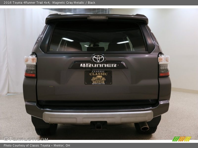 Magnetic Gray Metallic / Black 2016 Toyota 4Runner Trail 4x4