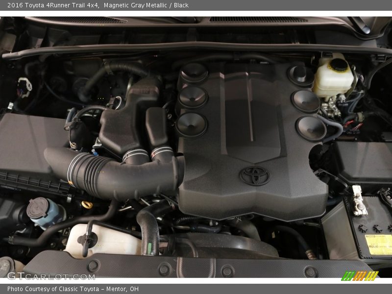 Magnetic Gray Metallic / Black 2016 Toyota 4Runner Trail 4x4