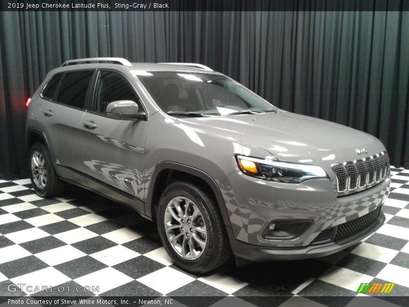  2019 Cherokee Latitude Plus Sting-Gray