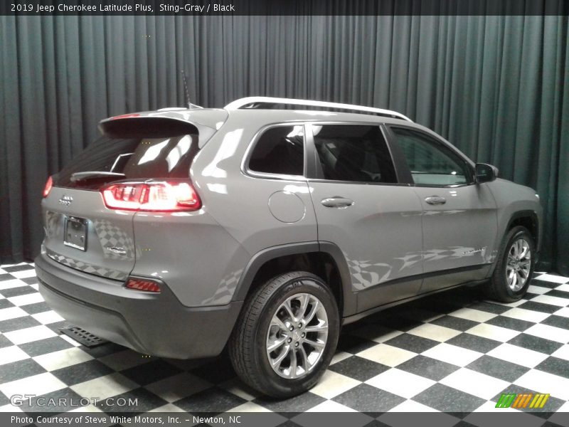 Sting-Gray / Black 2019 Jeep Cherokee Latitude Plus
