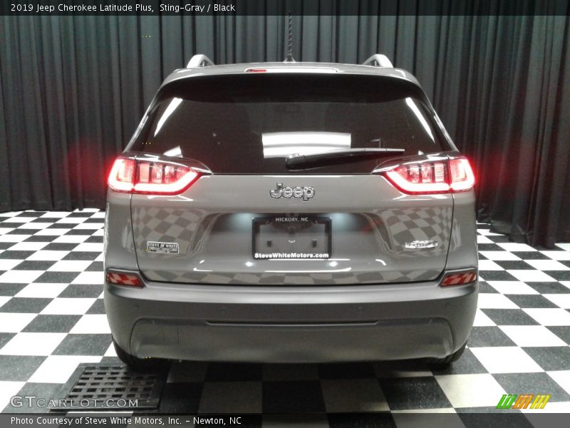 Sting-Gray / Black 2019 Jeep Cherokee Latitude Plus