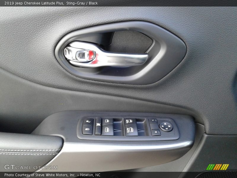 Sting-Gray / Black 2019 Jeep Cherokee Latitude Plus