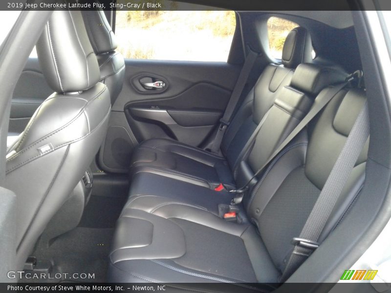 Sting-Gray / Black 2019 Jeep Cherokee Latitude Plus