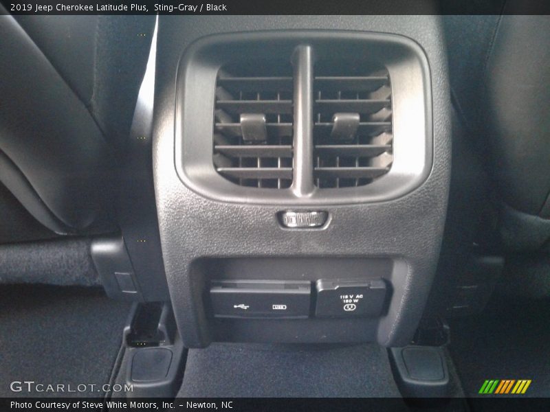 Sting-Gray / Black 2019 Jeep Cherokee Latitude Plus