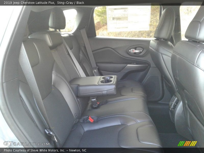 Sting-Gray / Black 2019 Jeep Cherokee Latitude Plus