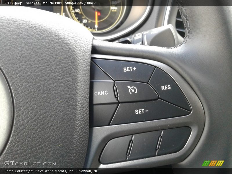 Sting-Gray / Black 2019 Jeep Cherokee Latitude Plus