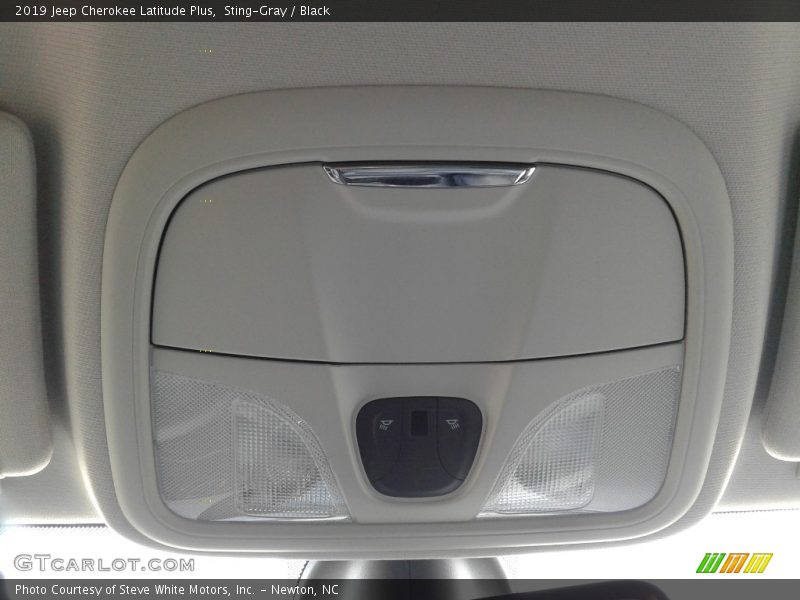 Sting-Gray / Black 2019 Jeep Cherokee Latitude Plus
