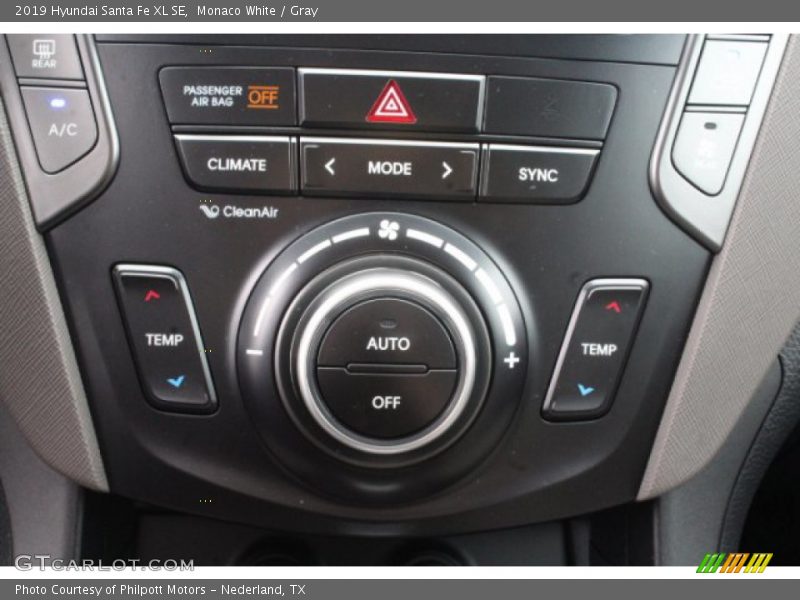 Controls of 2019 Santa Fe XL SE