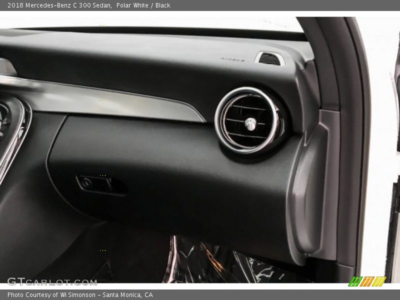 Polar White / Black 2018 Mercedes-Benz C 300 Sedan