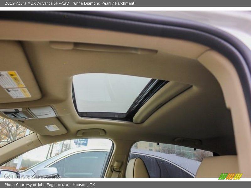 White Diamond Pearl / Parchment 2019 Acura MDX Advance SH-AWD