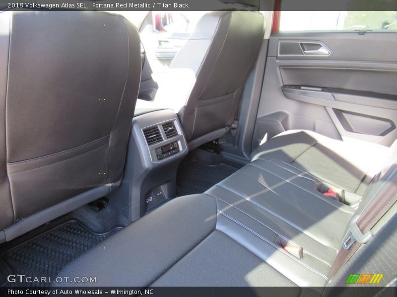 Fortana Red Metallic / Titan Black 2018 Volkswagen Atlas SEL