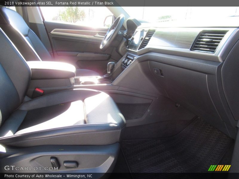Fortana Red Metallic / Titan Black 2018 Volkswagen Atlas SEL
