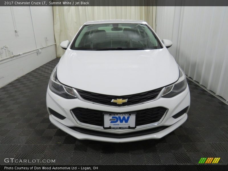 Summit White / Jet Black 2017 Chevrolet Cruze LT