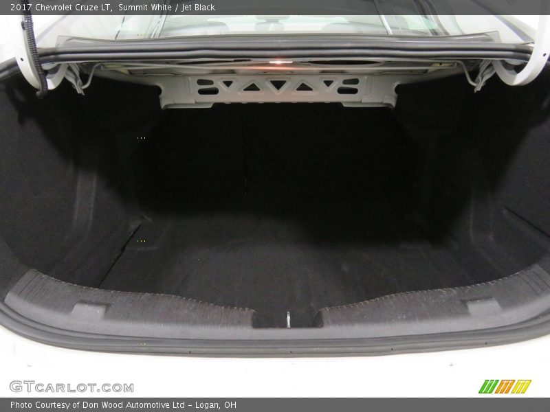 Summit White / Jet Black 2017 Chevrolet Cruze LT