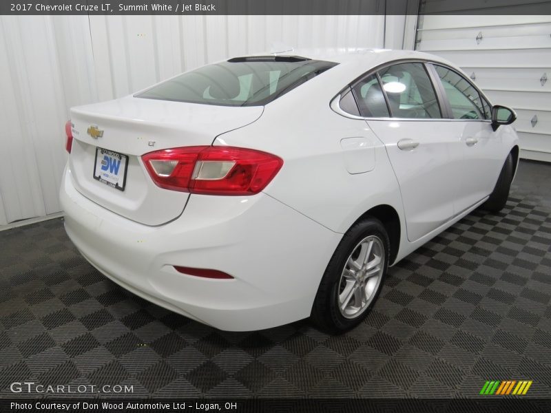 Summit White / Jet Black 2017 Chevrolet Cruze LT
