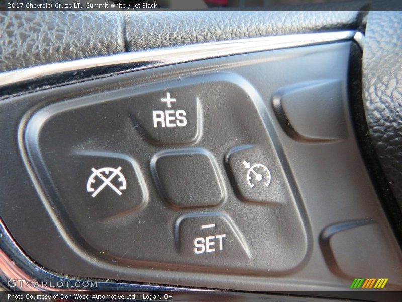 Summit White / Jet Black 2017 Chevrolet Cruze LT
