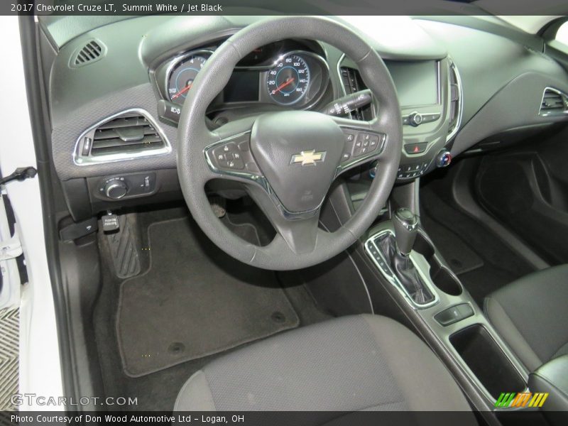 Summit White / Jet Black 2017 Chevrolet Cruze LT