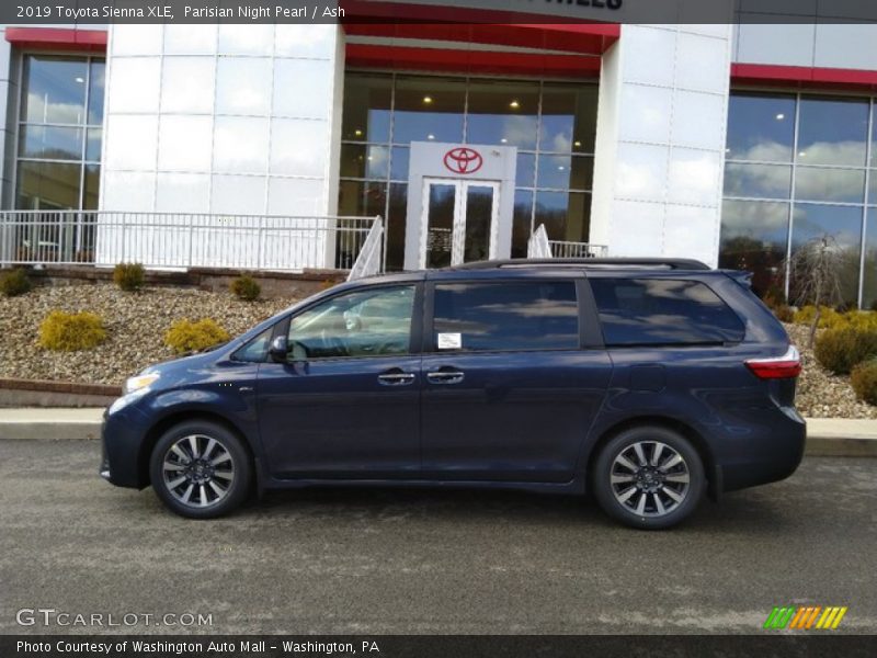 Parisian Night Pearl / Ash 2019 Toyota Sienna XLE