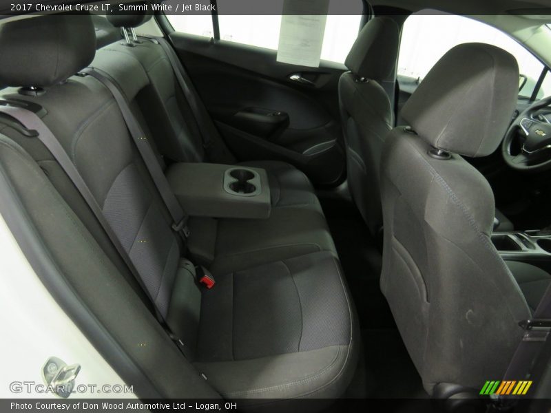 Summit White / Jet Black 2017 Chevrolet Cruze LT