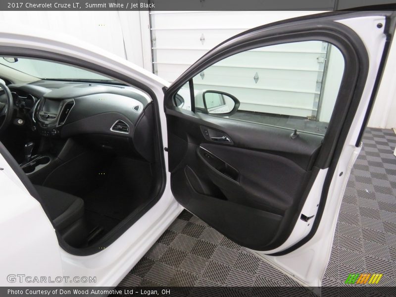 Summit White / Jet Black 2017 Chevrolet Cruze LT